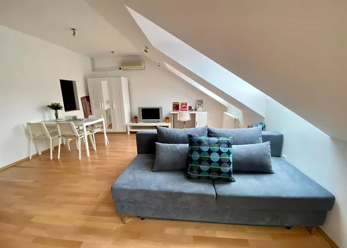 Orangehomes Large Studio Apartment Erkel Street